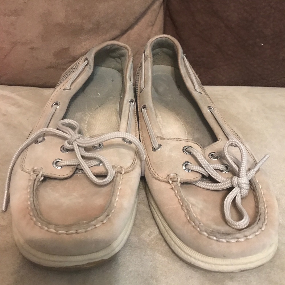 Women’s Sperry boat shoes size 9